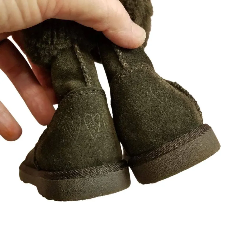 Suede boots 8